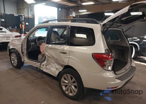 2012 Subaru Forester 2.5X Premium из США, поврежденный, VIN JF2SHADC8CH429115